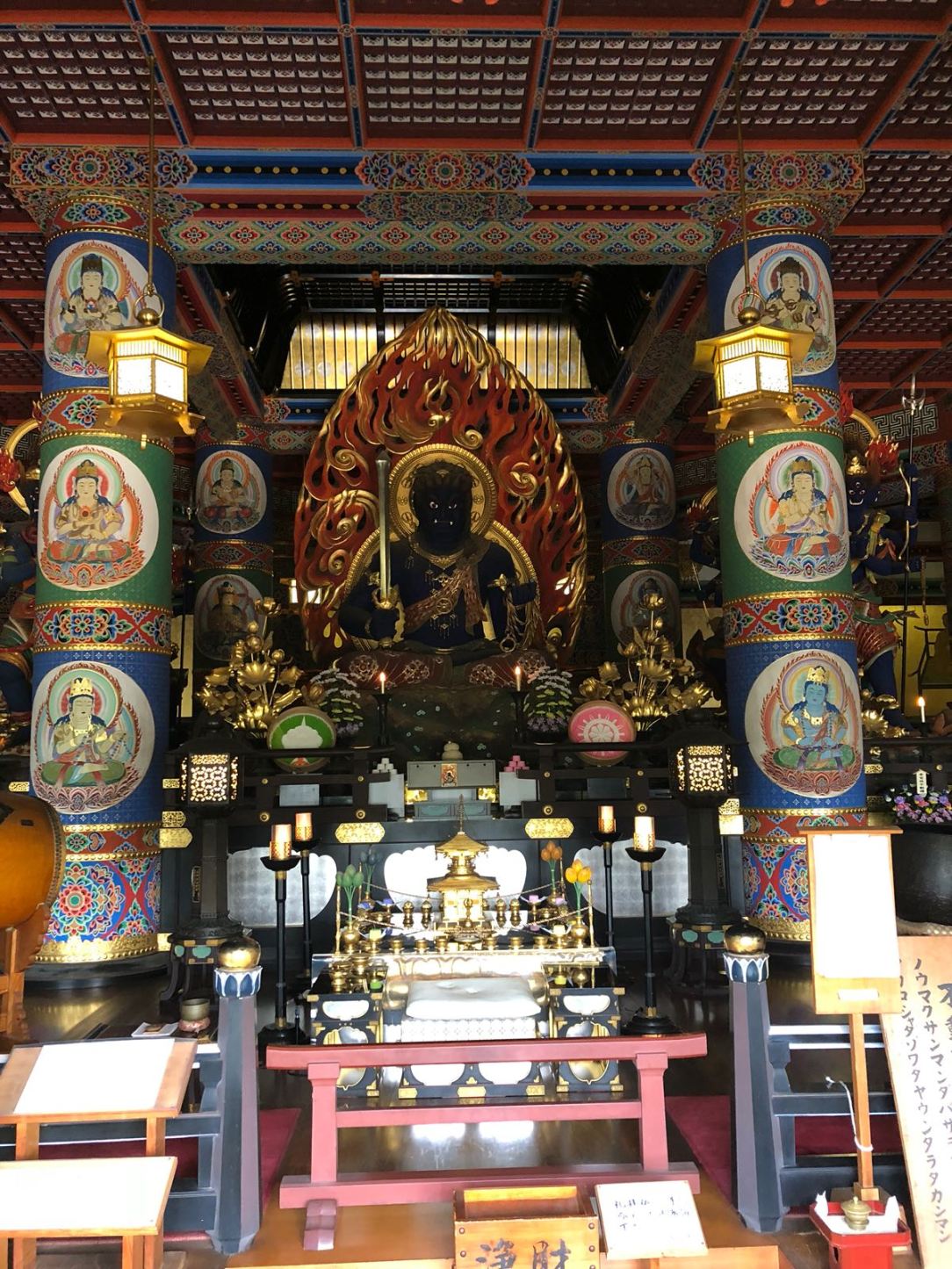 Naritasan-temple-all-Hindu-God-and-goddess-painted-around